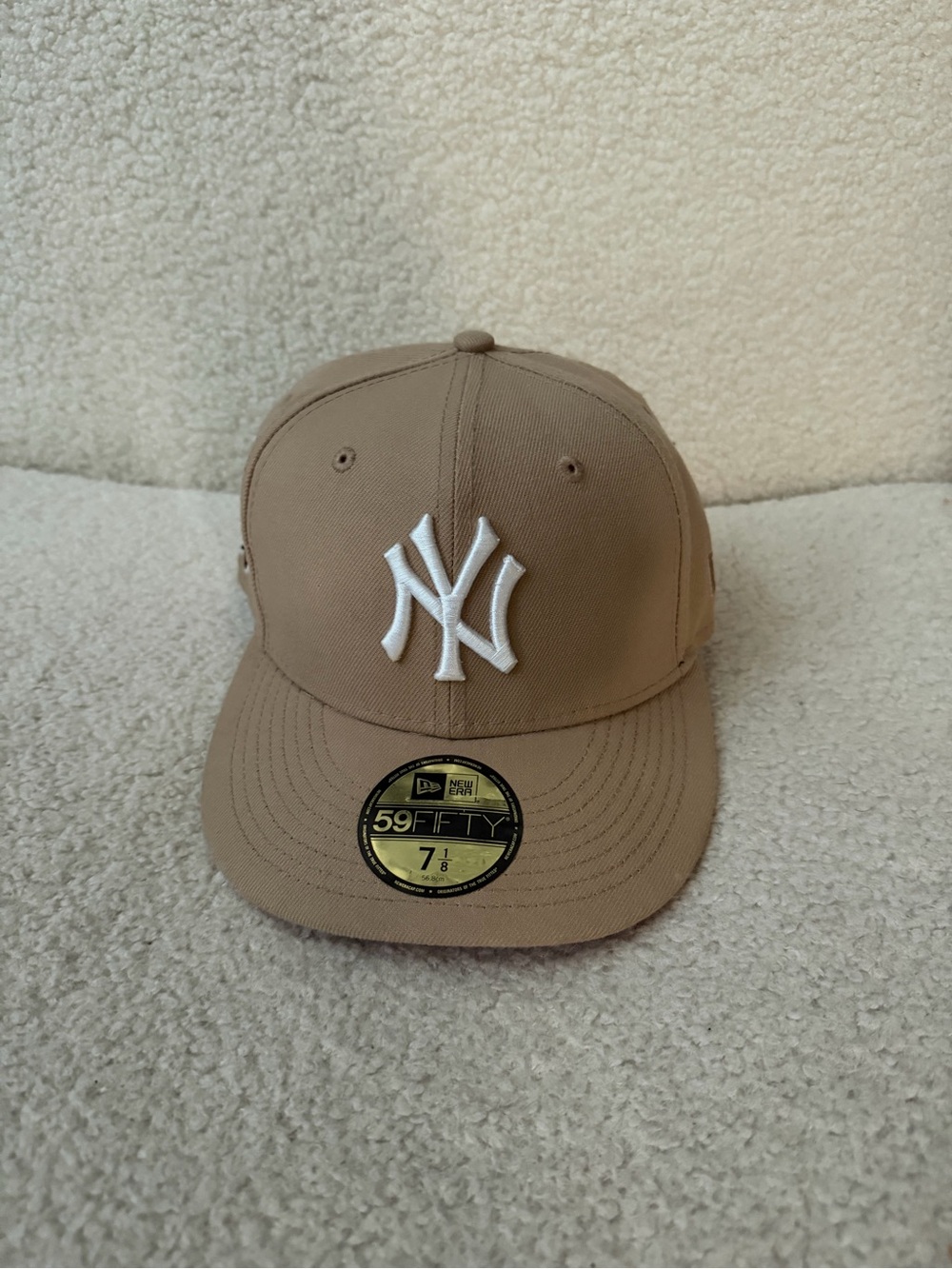 Mens tan NY yankee fitted